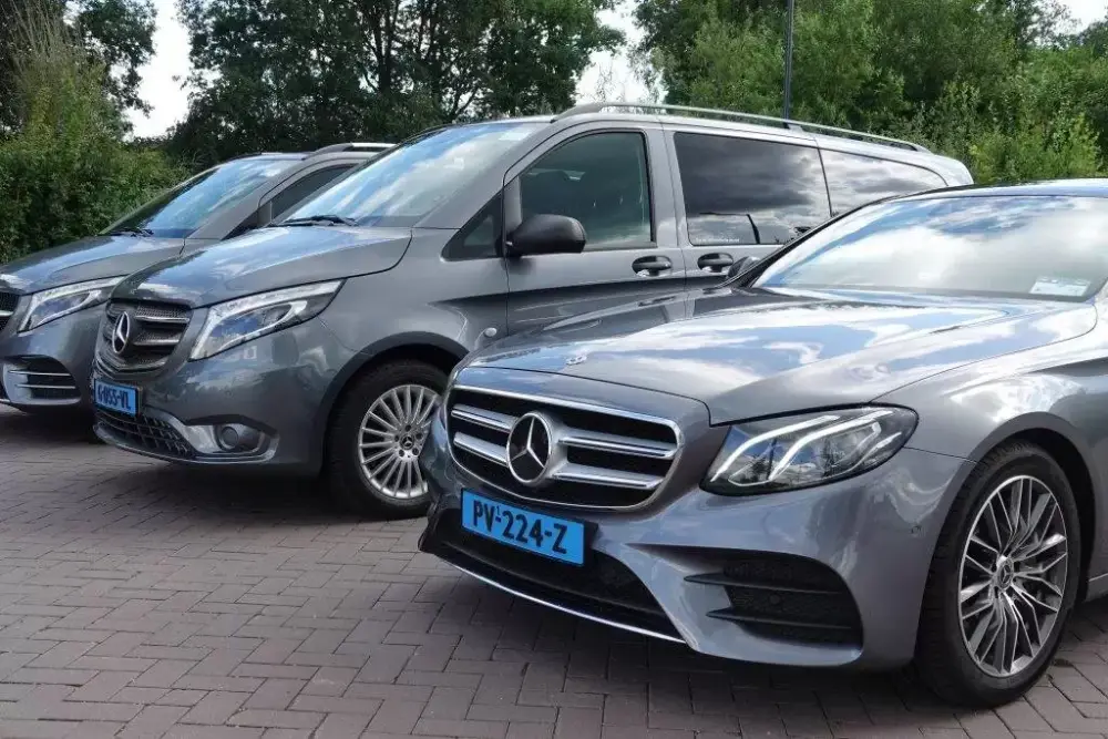 Taxi Riel – Mercedes taxi’s en taxibussen voor vervoer in Riel, Goirle en Tilburg
